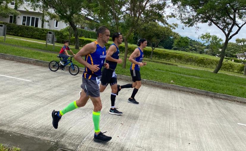 Los hermanos Barquero Rodríguez corrieron la edición virtual de la maratón de Boston.